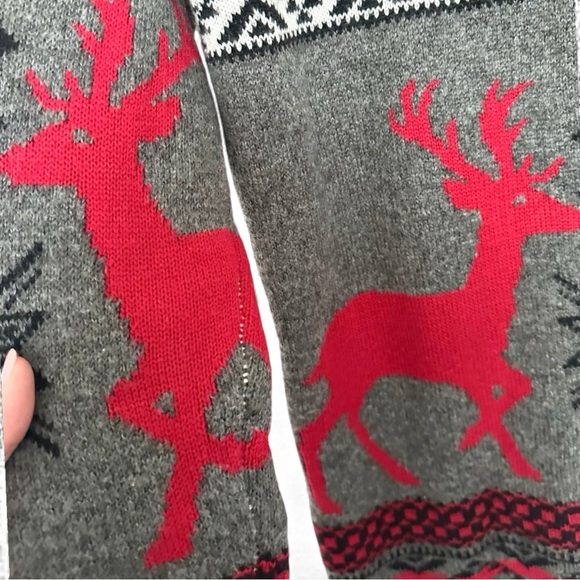 Mossimo Women’s Fair Isle Reindeer Holiday Sweater-Size Small-Red Gray Winter - Picture 8 of 11